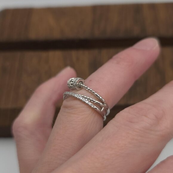 Size 6.5 Sterling Silver Moving CZ Charms Open Ring A655 - Picture 2 of 8